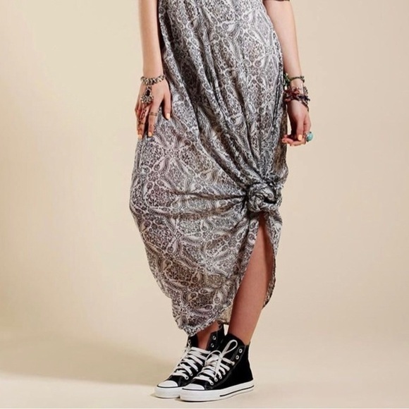 Roxy World Waiting Grey Damask Print Maxi Dress - Picture 4 of 14